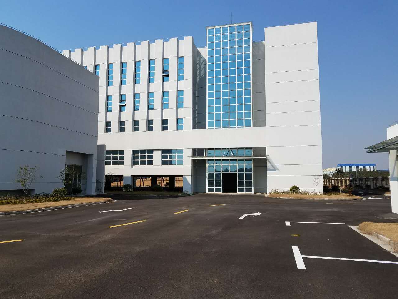 外冈镇占地30亩建25800平方全新多层厂房