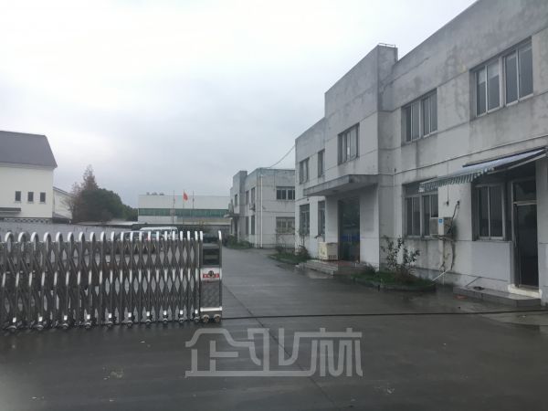 茸北 独栋一局二火车头厂房2000平