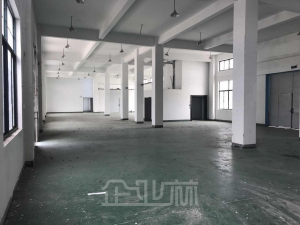 紧邻奥特莱斯 服装电商仓库独栋三层2000平
