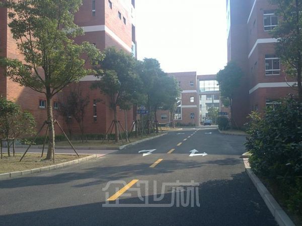 厂房内饰图