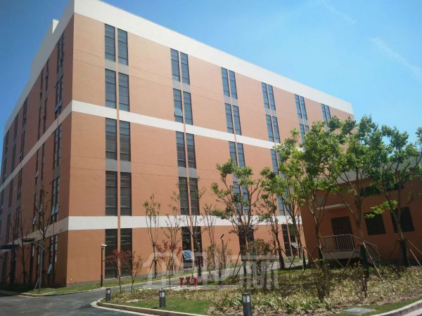 上海金山工业区6615平多层厂房出售 售价8000元/平米