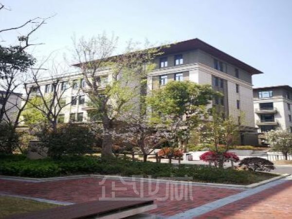 青浦新城花园式企业总部办公楼火热招商 租金1.5元/平米