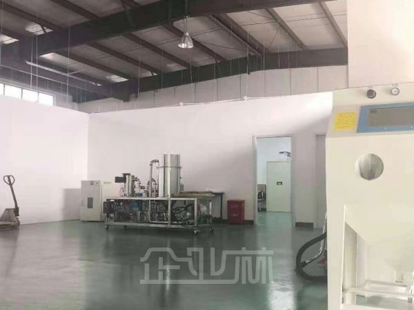 独门独院精装修一局二火车头厂房 937平
