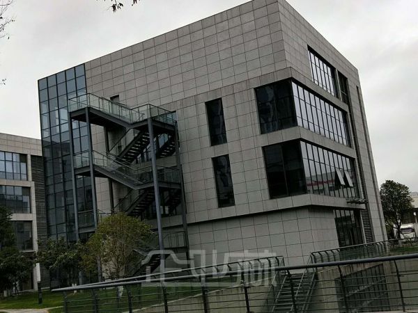 青浦写字楼出租,价格便宜,交通便利,配套齐全,免租期久