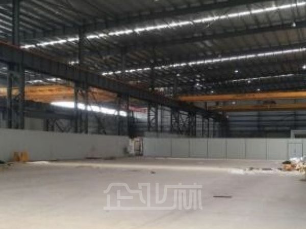 浦东临港10000平方厂房出租,104地块层高12米,有行车