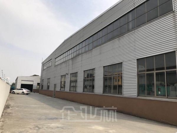 出租:浦东新区8800平方厂房,有行车,可分租