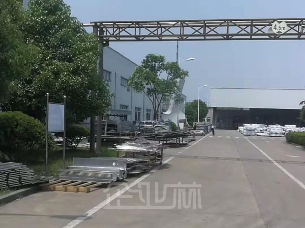 厂房正门图