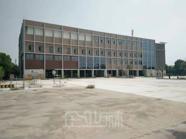 松江茸阳路2400平一层厂房对外出租 租金1.85元/天/平米(可分割)