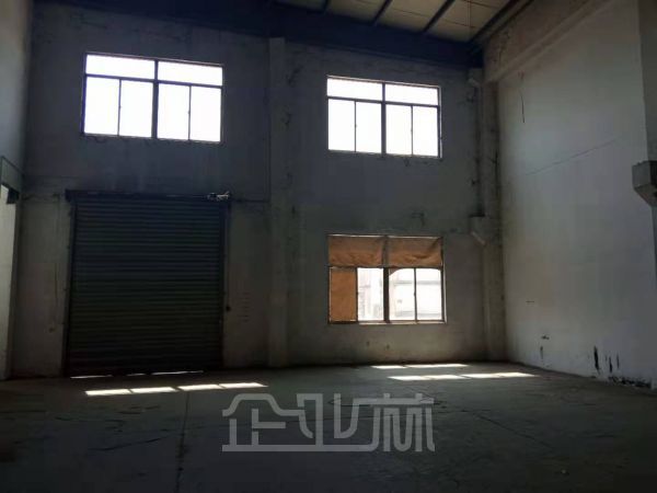 出租:青浦赵巷沪青平公路700平仓库
