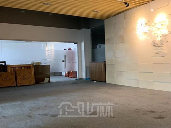 青浦1100平精装办公对外出租 租金0.9元/天/平米