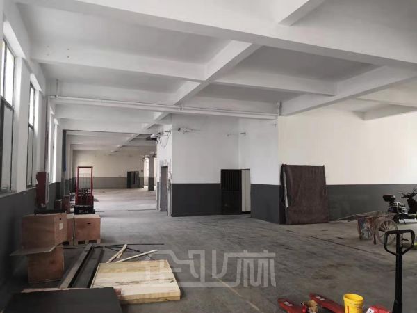 出租:嘉定南翔陈翔路厂房 1800平 多层 配套齐全