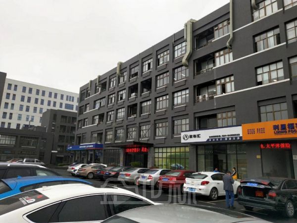 闵行颛桥800平楼上厂房对外出租 租金1.8元/天/平米(大小面积可分割)