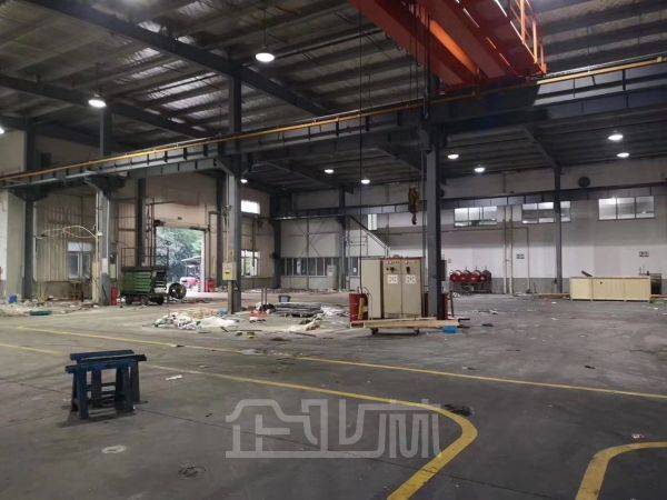 闵行 中春路 单层厂房5500平 高度10米 可做汽车4S店