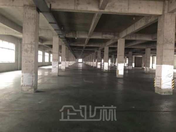 嘉定区娄塘镇现有16600㎡厂房出租,层高4.5米,104板块,可环评,0.7元~0.75元/天.平方米,1000㎡起分