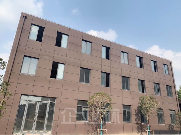 嘉定江桥13200平双层厂房对外出租 租金2.6元/天/平米(大小面积好分割)