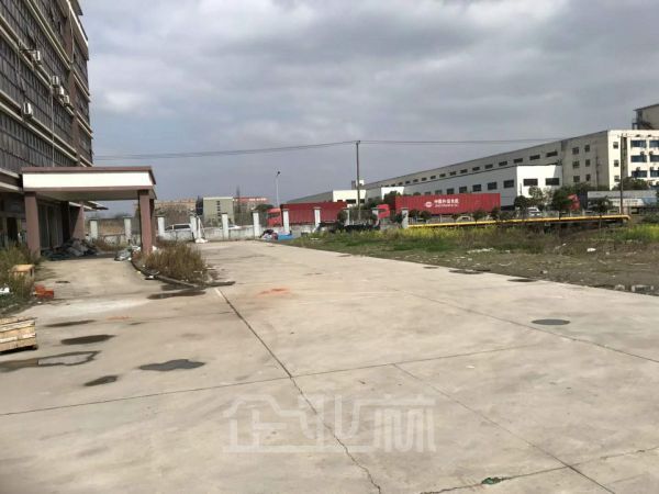 嘉定外冈工业区104地块单层厂房出租面积11700平,产证齐全,可注册可环评