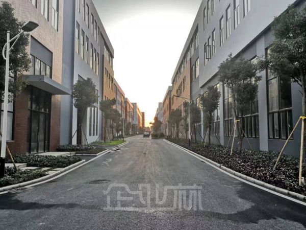 厂房正门图