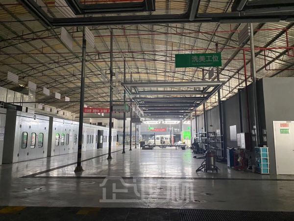 紧邻闵行嘉闵高架 单层厂房2368平米 可钣金喷漆 运动健身 教育培训