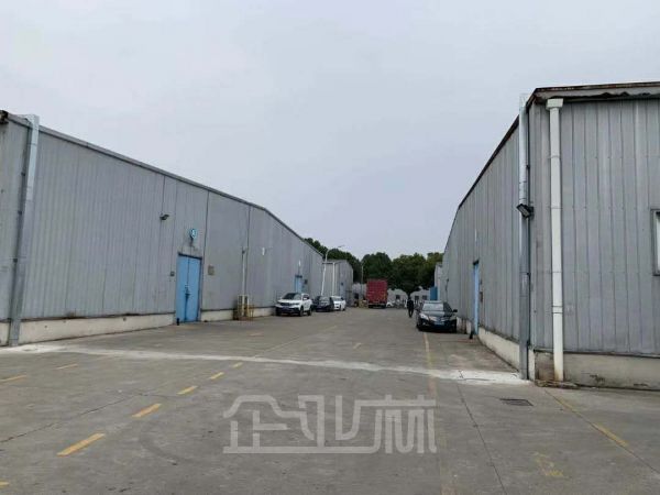 闵行莘庄工业区独门独院单层厂房出租面积16000平，证件齐全，可分割
