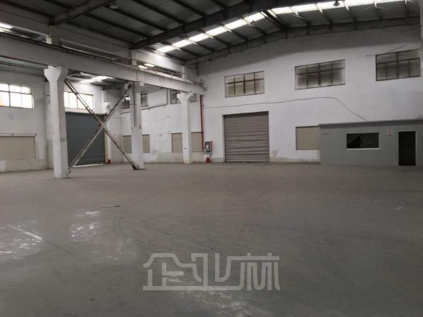 出租上海嘉定南翔104地块单层火车头厂房,1200平-4000平,有全新环氧地坪