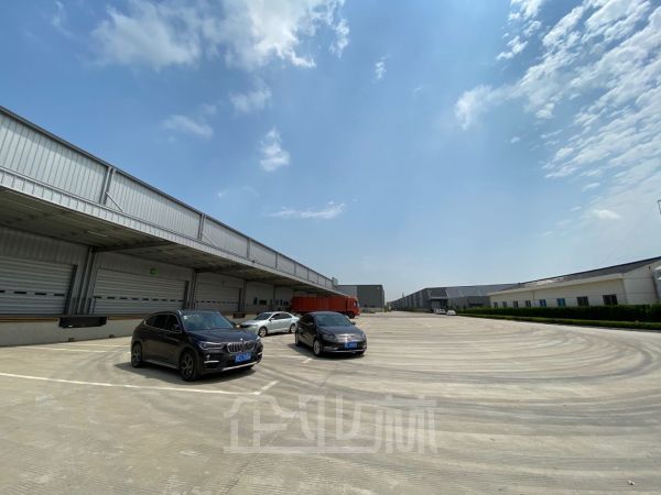 出租:太仓12000平单层火车头厂房,层高14米,大电量,可分割!!