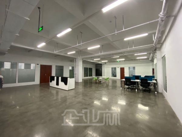 出租:青浦香花桥工业区内多层厂房+办公7000平,可分租,办公面积已分割。