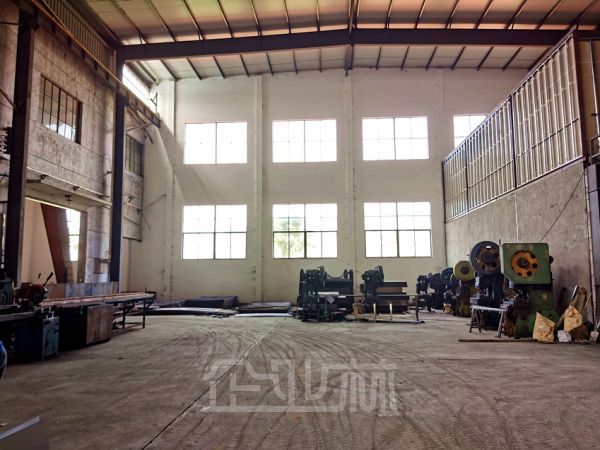 上海宝山城市工业园区独门独院厂房仓库出租 5200平米 7米层高 有门面办公楼