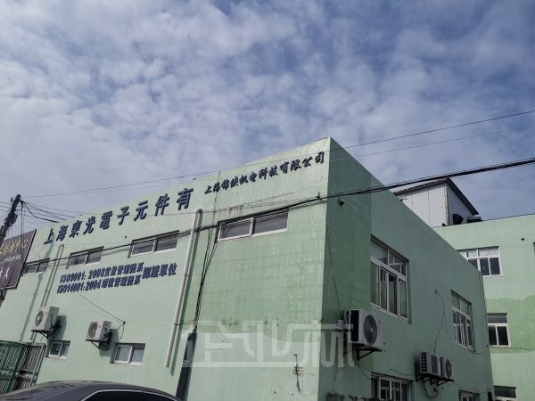 嘉定华亭厂房仓库出租,大小型车均可自由出入,交通便利、价格低廉可面议!