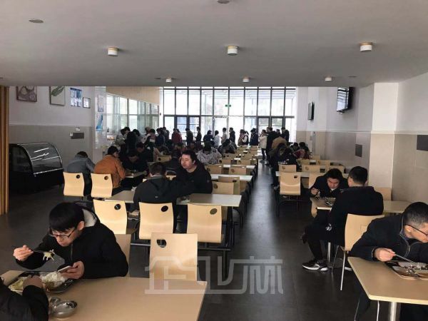 办公正门图