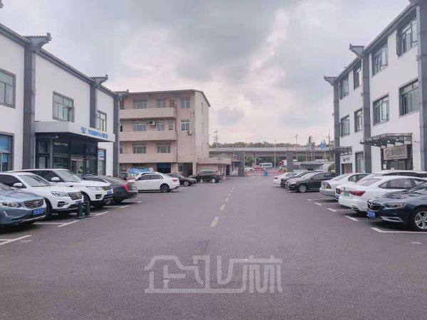 出租 松江九亭沪松公路地铁口1400平独栋厂房商铺