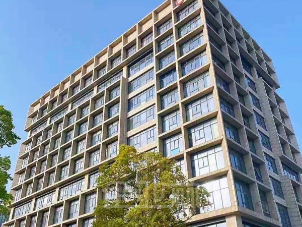 虹桥高铁站1.5公里，配套完善，可办公、轻加工、场地，五万余方出租