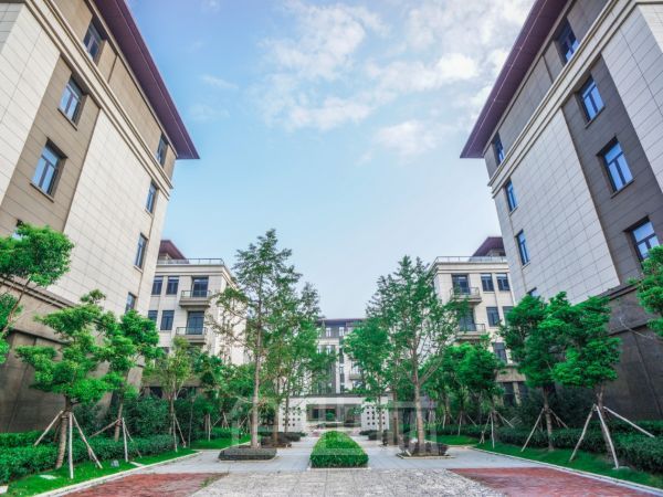 厂房正门图