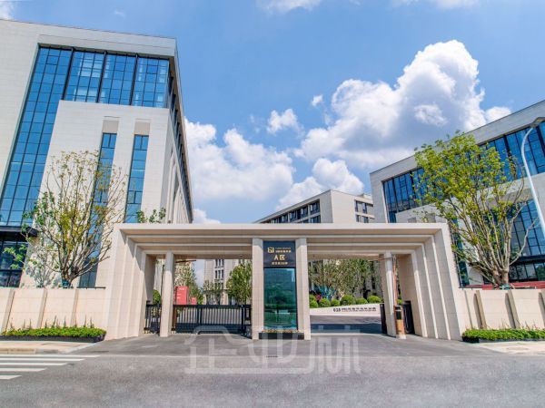 新桥开发商直招,法式独栋研发楼出租,104地块